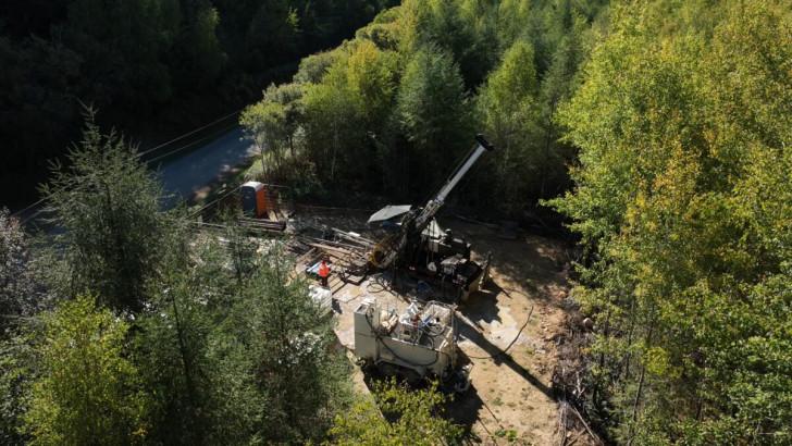 « Sur le front - Métaux rares : les ressources cachées de la France » : un forage dans le Limousin